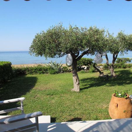 Seafront Calista Beach House With Garden Glyfada  Exterior foto