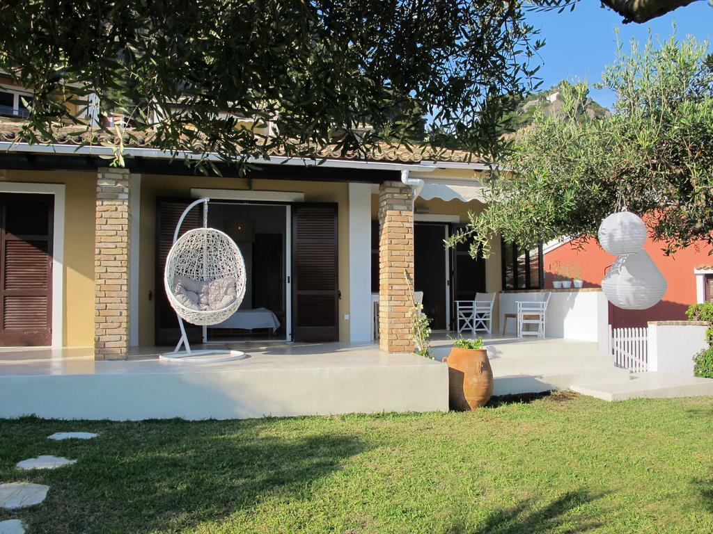 Seafront Calista Beach House With Garden Glyfada  Exterior foto
