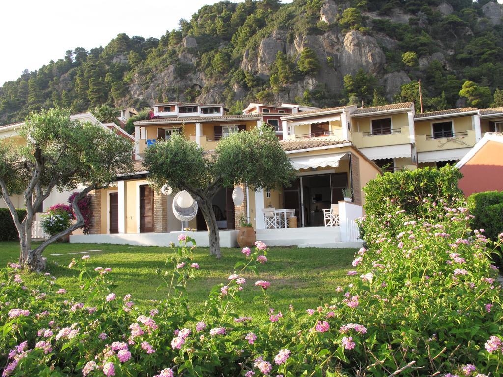 Seafront Calista Beach House With Garden Glyfada  Exterior foto